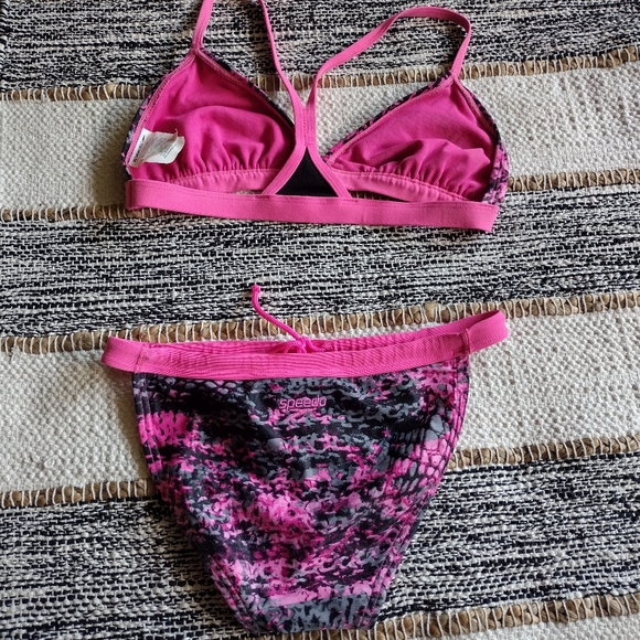 Speedo two piece swim suit - Picture 5 of 5